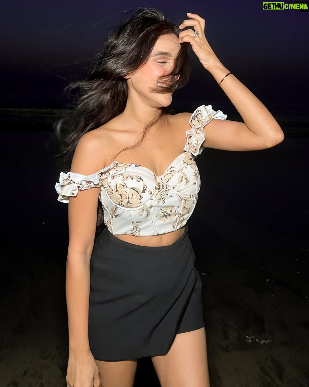Riya Bhatu - 2.4K Likes - The view was 10/10🌄🌊