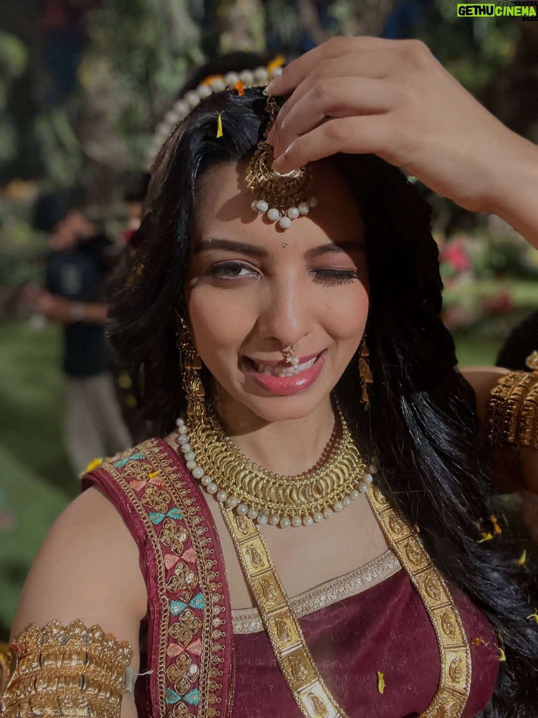Riya Deepsi - 8.8K Likes - #Mansafied 😁

#shivshakti#actor#shoot#life#bts#explore#foryoupage#riyadeepsi