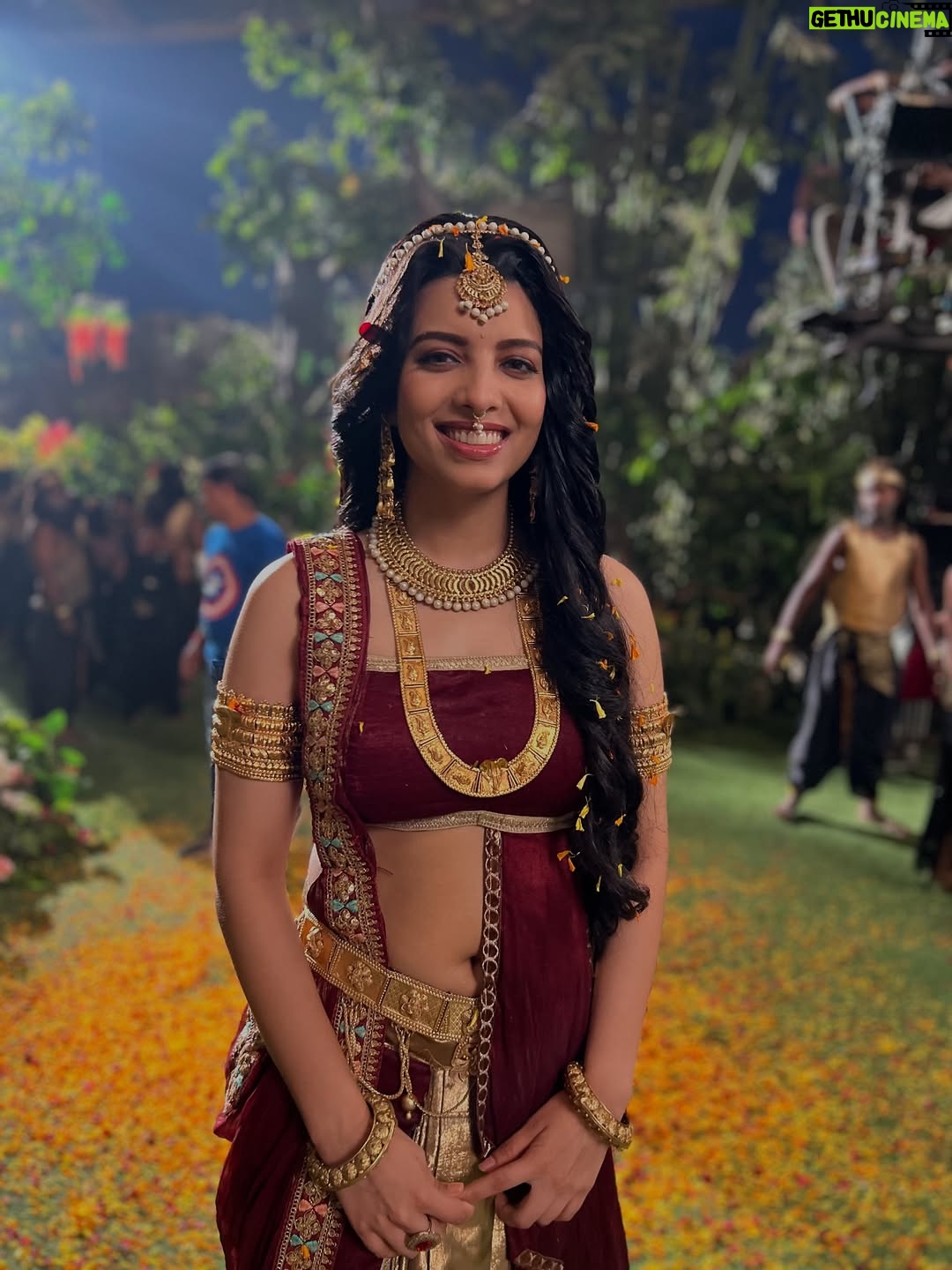 Riya Deepsi - 8.8K Likes - #Mansafied 😁

#shivshakti#actor#shoot#life#bts#explore#foryoupage#riyadeepsi