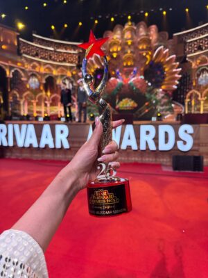 Riya Sharma Instagram - Hum toh sapna dekhe the ki ekdum heroinee ki tarah philam wala eshtyle mein aaisa chauchak award lenge.
Aur aap sab log sachme humra sapna pura kar diye!
🎭🏆
6 years ago, when I stepped into this industry, I never imagined a moment like this. Last night, standing on that stage with an award in my hands, it felt like every struggle, every tear, every little win had led me here ✨
To my amazing producers @magicmomentsmumbai , @leenagangopadhyay ma’am @saib_albanerjee sir. Our director @yogeshbhati9999 sir, my co- actors, our crew and the channel @starplus , thank you for believing in me, for trusting me with Jhanak.
@leenagangopadhyay ma’am, It’s your vision, guidance, and mastery of storytelling that breathed soul into Jhanak and made her the character people love and connect with today. I feel truly blessed that I could live her on screen, but the real credit of her existence belongs to you.
@yogeshbhati9999 our director cool!! The most fun, fiercely intellectual, and brilliantly visionary soul. You moulded Jhanak with so much love, care, humour, and heart.
What do I say about you, I was so nervous in the initial days, the first day of shooting for Jhanak, the language the dialect. But you made it all so easy, you make me laugh, you make work feel like home. Thankyou for teaching me so much, you’re my inspiration 🤍🤍
My co-actors, our hero @arjitaneja ,
@thetwinklearora @ashleshasavant @jyotimukerji @meetsumeet18 @amitakulkarni_official @harshak20 @anujkhurana2610 @sachal_tyagi @sethsanjeev @paragpurva
Ty for being so kind, so fun, soo loving and soo patient. I learn so much from y’all! Love you guys 🤍
To my fans, more like family 🤍
Words will never be enough. Your love, your messages, your endless support, you make me believe in myself on days I can’t. This award is not mine alone, it’s ours. ❤️
Forever grateful, forever humbled, and forever chasing dreams with all of you by my side 🤍
Vaise hum aur bhi bada bada sapna dekhe hain, ooka bhi poora kar dijiyega, AAYA SAMAJ? 😉🥳🤍
Outfit and jewellery from my favvv - @nonita_fashion
Styled by - @neha_dhar14
Tysm you both 🤍🤍🤍
#starparivaarawards #jhanak #starplus #starparivaarawards2025