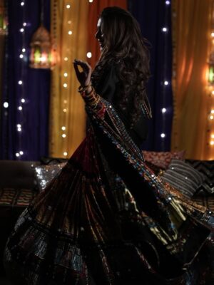 Rj Mahvash Instagram - Sanskar aur bandook - dono rakhte hain😂🤌🏻
.
.
.
.
 
.
.
.Lehenga by : @aishwarya_designstudio 
.
#rjmahvash #ethnic #life #lifestyle #fashion #navratri #love #festival #india #indian #beauty #viral #trend