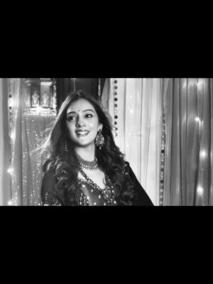 Rj Mahvash Instagram - Sanskar aur bandook - dono rakhte hain😂🤌🏻
.
.
.
.
 
.
.
.Lehenga by : @aishwarya_designstudio 
.
#rjmahvash #ethnic #life #lifestyle #fashion #navratri #love #festival #india #indian #beauty #viral #trend
