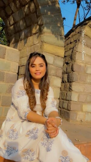 Roop Kaur Kooner Instagram - 😊🙏✍🏻 ਰੂਪ। ਲਿਖਤ-ਰੂਪ ਕੌਰ ਕੂੰਨਰ ।Lyrics-Roop Kaur Kooner @roopkaurkooner