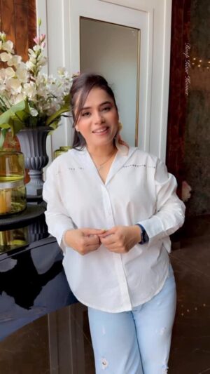 Roop Kaur Kooner Instagram - “ ਮੱਥੇ ਨਹੀਂ ਲੱਗਦੇ “ ✍🏻ਰੂਪ ।ਲਿਖ਼ਤ-ਰੂਪ ਕੌਰ ਕੂੰਨਰ, ‘Matthe Nahi Lagde ‘ Lyrics-Roop Kaur Kooner,🙏🏻🤭☺️❤️@roopkaurkooner
#shayari #shayar #poetry #punjabi #punjabishayari #explorepage #trending #shayarilover #lovequotes #love #quotes #shayarioftheday #reelitfeelit #explore #poetrycommunity #reelsinstagram #motivational #motivationalquotes #lifelessons #lifequotes #feelings #reels #like #video #goodtimes ##amazing #life #smile #mood