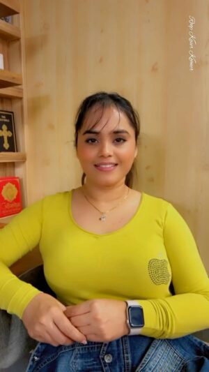 Roop Kaur Kooner Instagram - ‘ਦਿਲ ਸੇ’।✍🏻ਰੂਪ।’दिल से’✍🏻रूप। ਲਿਖਤ-ਰੂਪ ਕੌਰ ਕੂੰਨਰ। ਬਹੁਤ ਸਾਰੇ ਦੋਸਤਾਂ ਦੀ ਚੀਰੀ ਫਰਮਾਇਸ਼ ਸੀ ਕਿ ਹਿੰਦੀ ‘ਚ ਵੀ ਲਿਖਤਾਂ ਪਾਇਆ ਕਰੋ, ਸੋ ਮੈਂ ਕੋਸ਼ਿਸ਼ ਕੀਤੀ ਹੈ ਇਸ ਵਾਰ, ਮੈਨੂੰ ਤੁਹਾਡੇ ਵਾਜਿਬ ਪਿਆਰ ਦੀ ਉਮੀਦ ਰਹੇਗੀ। Dil Se, Lyrics-Roop Kooner #shayari #poetry #reels #motivation #singer #songs #punjab #punjabi #love #music #spotify #reelsinstagram #friends #followforfollowback #writer