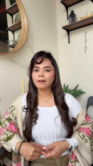 Roop Kaur Kooner Instagram - “ ਗੱਲਾਂ ਵਿਚੋਂ ਗੱਲ “ ਰੂਪ। ਲਿਖ਼ਤ-ਰੂਪ ਕੌਰ ਕੂੰਨਰ, ‘ Gallan Vichon Gall ‘ Lyrics-Roop Kaur Kooner, @RoopKaurKooner 🖊🙏😊