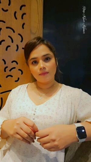 Roop Kaur Kooner Instagram - "ਕੋਈ ਨਹੀ ਪੁੱਛਦਾ" ✍️ਰੂਪ। ਲਿਖ਼ਤ-ਰੂਪ ਕੌਰ ਕੂੰਨਰ/ Koi Nahi Puchada, Lyrics-Roop Kaur Kooner #shayari #shayar #poetry #punjabi #punjabishayari #explorepage #trending #shayarilover #lovequotes #love #quotes #shayarioftheday #reelitfeelit #explore #poetrycommunity #reelsinstagram #motivational #motivationalquotes #lifelessons #lifequotes #feelings #reels #hearttouching #lifegoals #you #writingcommunity #writer #like #time #traveling