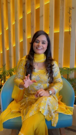 Roop Kaur Kooner Instagram - “ ਡਿਗਰੀਆਂ “✍️ ਰੂਪ। ਲਿਖ਼ਤ-ਰੂਪ ਕੌਰ ਕੂੰਨਰ, ‘ Digriyan ‘ Lyrics-Roop Kaur Kooner, @roopkaurkooner
#shayari #shayar #poetry #punjabi #punjabishayari #explorepage #trending #shayarilover #lovequotes #love #quotes #shayarioftheday #reelitfeelit #explore #poetrycommunity #reelsinstagram #motivational #motivationalquotes #lifelessons #lifequotes #feelings #reels #hearttouching #lifegoals #writingcommunity #like #video #goodtimes ##amazing