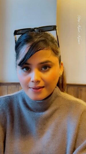 Roop Kaur Kooner Instagram - ਕਿਓ ਜੀ ! ਲਿਖਤ-ਰੂਪ ਕੌਰ ਕੂੰਨਰ ✍🏻🖊🙏😊 Roop Kaur Kooner. lyrics-Roop Kaur Kooner, #shayari #shayar #poetry #punjabi #punjabishayari #explorepage #trending #shayarilover #lovequotes #love #quotes #shayarioftheday #reelitfeelit #explore #poetrycommunity #reelsinstagram #motivational #motivationalquotes #lifelessons #lifequotes #feelings #reels #hearttouching #lifegoals #you #writingcommunity #writer #like #people #thoughts