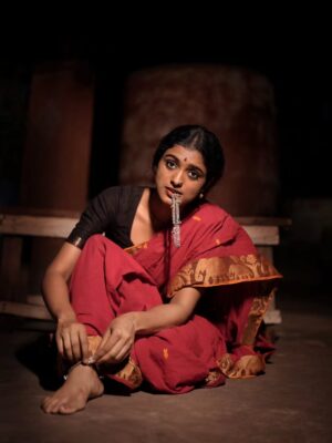 Roopa Koduvayur Instagram - Asle Roopa ante paddhathi..paddhathi ante roopa andhulonu shravana sukravaram..so tappaledu.. 😁 
Pc @pavan_eyemoments idea credits motham pawan ki ..ur my moms fav she's is in love with this look and pictures u know ..😅❤️
.
.
.
.
..
.
.
.
.
.
.
.
.
.
.
.
.
.
.
.

.
#traditional #roopakoduvayur #vintagestyle