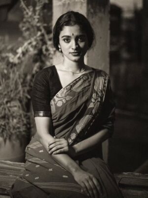 Roopa Koduvayur Instagram - Asle Roopa ante paddhathi..paddhathi ante roopa andhulonu shravana sukravaram..so tappaledu.. 😁 
Pc @pavan_eyemoments idea credits motham pawan ki ..ur my moms fav she's is in love with this look and pictures u know ..😅❤️
.
.
.
.
..
.
.
.
.
.
.
.
.
.
.
.
.
.
.
.

.
#traditional #roopakoduvayur #vintagestyle