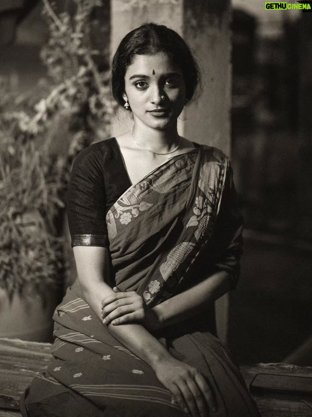 Roopa Koduvayur - 11.3K Likes - Asle Roopa ante paddhathi..paddhathi ante roopa andhulonu shravana sukravaram..so tappaledu.. 😁 
Pc @pavan_eyemoments idea credits motham pawan ki ..ur my moms fav she's is in love with this look and pictures u know ..😅❤️
.
.
.
.
..
.
.
.
.
.
.
.
.
.
.
.
.
.
.
.

.
#traditional #roopakoduvayur #vintagestyle