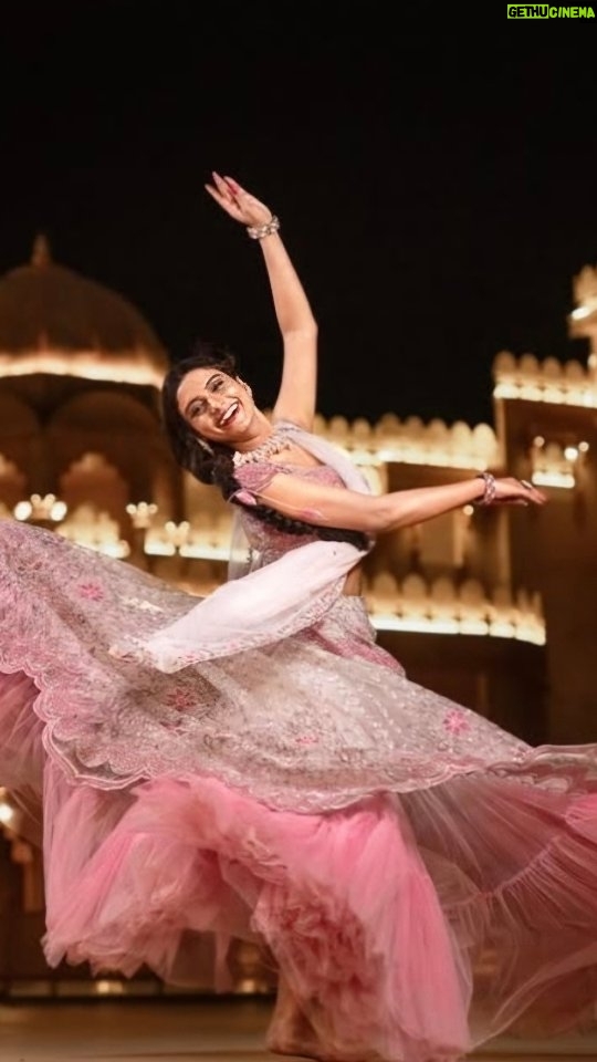 Roopa Koduvayur - 64.6K Likes - Kaahe ched ched mohe...🎶 💗
Choreographed by me 💁🏻‍♀️
Shot by @raghuramandyou @weddingsainmas 
Edited by @bharadwajsirigyadha
Location @raw_.studios
Wearing @suvarnamandirbyrajsarepalli
Styled by @aswinimulpury 
Jewellery @navkar_boutique 
.
.
.
.
#kathak #birjumaharaj #madhuridixit #devdas #indianclassicaldance