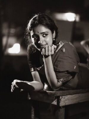 Roopa Koduvayur Instagram - Asle Roopa ante paddhathi..paddhathi ante roopa andhulonu shravana sukravaram..so tappaledu.. 😁 
Pc @pavan_eyemoments idea credits motham pawan ki ..ur my moms fav she's is in love with this look and pictures u know ..😅❤️
.
.
.
.
..
.
.
.
.
.
.
.
.
.
.
.
.
.
.
.

.
#traditional #roopakoduvayur #vintagestyle