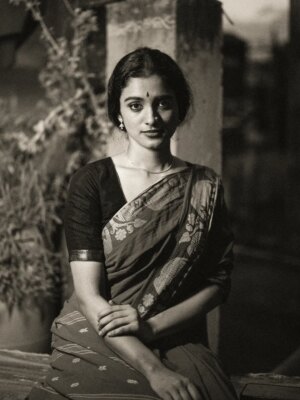 Roopa Koduvayur Instagram - @roopakoduvayur_9 ✨
.
.
@maniratnam.talkies @maniratnam_frames @maniratnam_ @maniratnam.holic 
#maniratnam #manirathnam🎬 #maniratnamarrcombo🎸🎬 #émotions #framings #emotions #photo #photographer #photography #vintage #vintagephotographs #sepiaphotography #retro #oldstyle