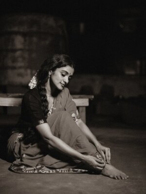 Roopa Koduvayur Instagram - @roopakoduvayur_9 ✨
.
.
@maniratnam.talkies @maniratnam_frames @maniratnam_ @maniratnam.holic 
#maniratnam #manirathnam🎬 #maniratnamarrcombo🎸🎬 #émotions #framings #emotions #photo #photographer #photography #vintage #vintagephotographs #sepiaphotography #retro #oldstyle