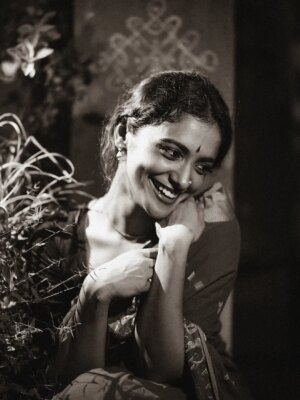 Roopa Koduvayur Instagram - @roopakoduvayur_9 ✨
.
.
@maniratnam.talkies @maniratnam_frames @maniratnam_ @maniratnam.holic 
#maniratnam #manirathnam🎬 #maniratnamarrcombo🎸🎬 #émotions #framings #emotions #photo #photographer #photography #vintage #vintagephotographs #sepiaphotography #retro #oldstyle