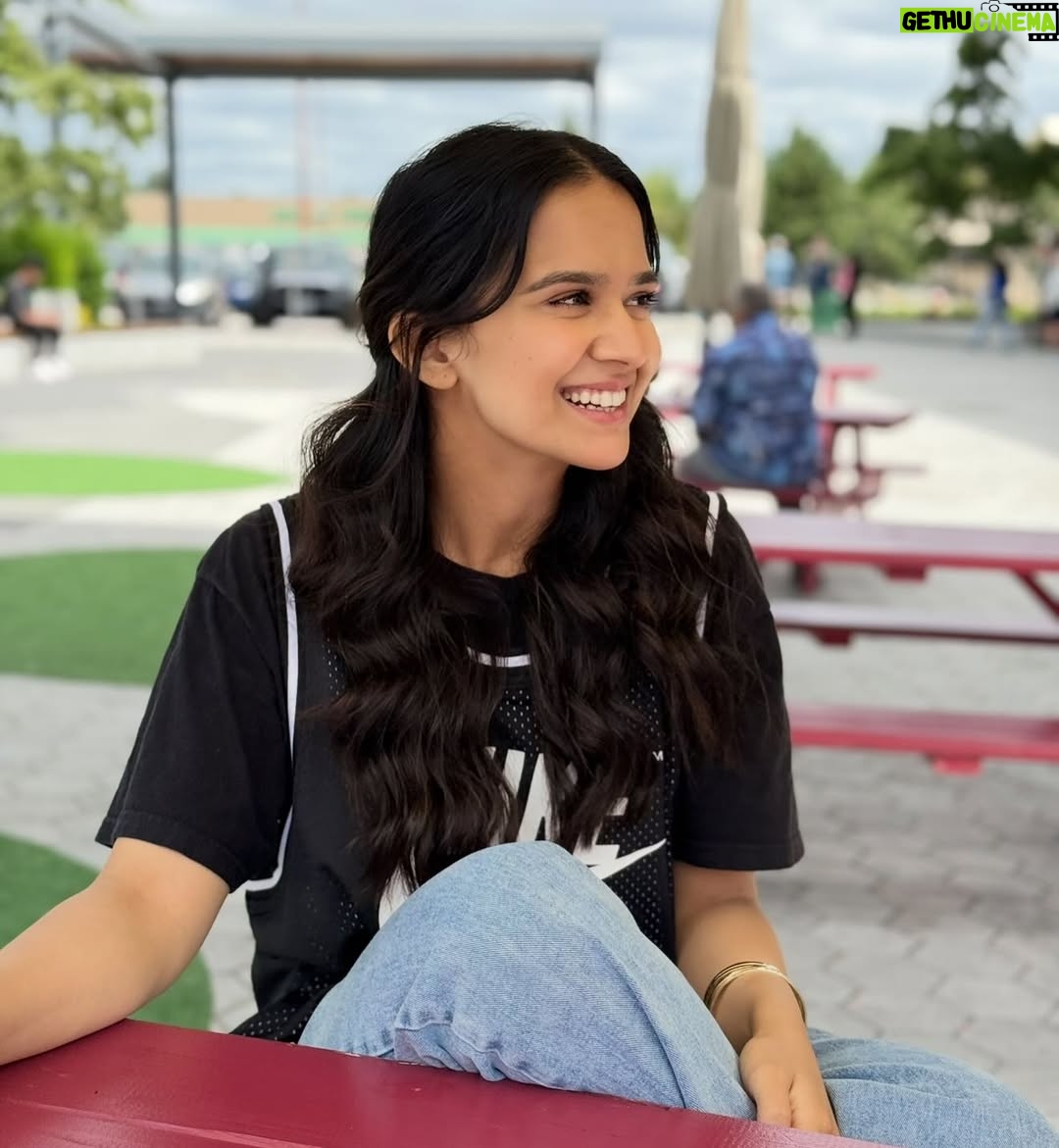 Roopi Gill - 172.2K Likes - ☑️
