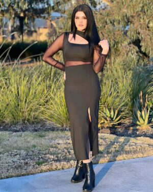 Rose Kaur Bawa Instagram - Black is just not a Color it’s a feeling 🖤🖤
.
.
.
.
.
.
.
.
.
#fyp #fypシ #fypage #viral