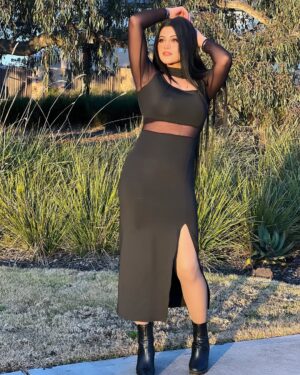 Rose Kaur Bawa Instagram - Black is just not a Color it’s a feeling 🖤🖤
.
.
.
.
.
.
.
.
.
#fyp #fypシ #fypage #viral