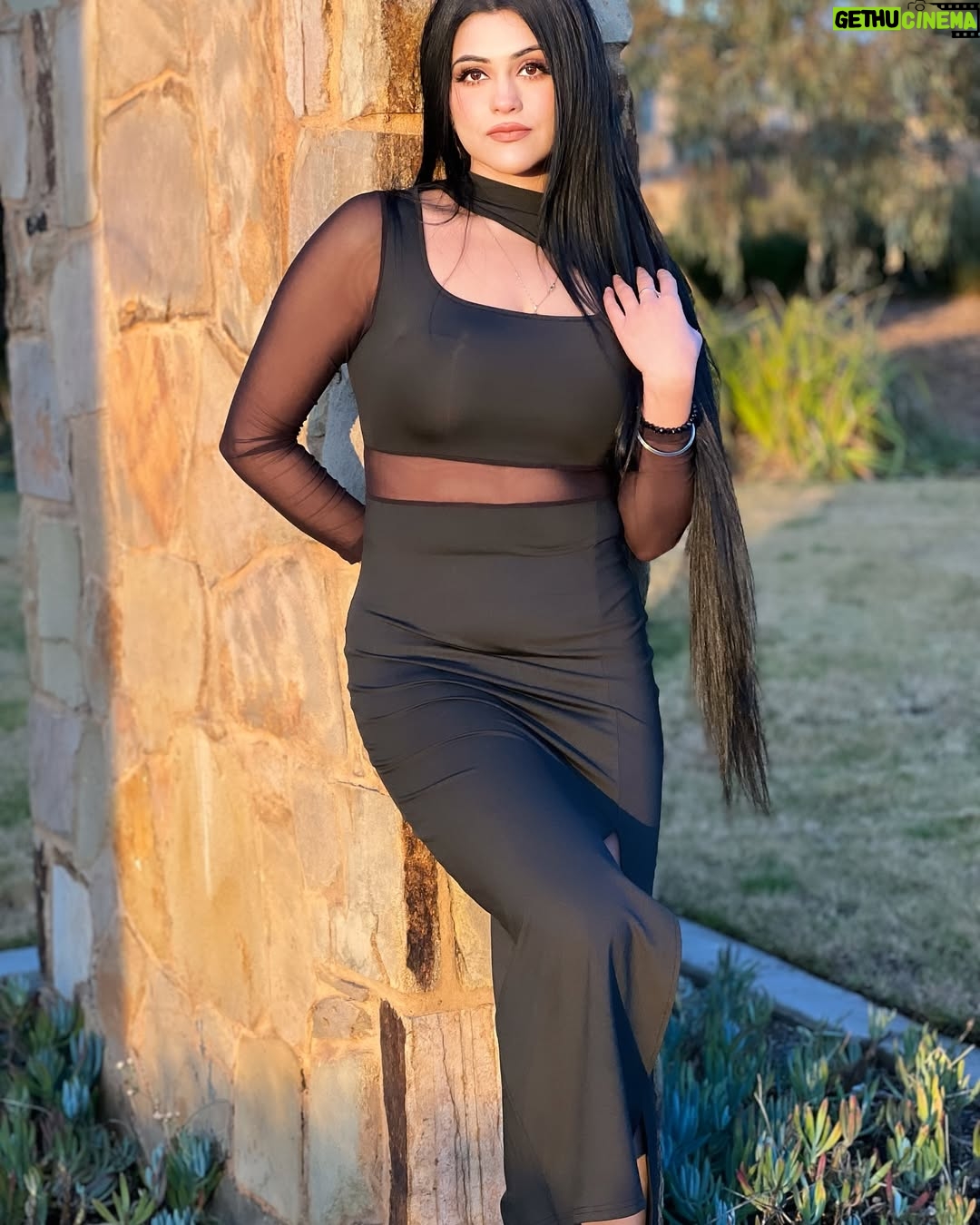 Rose Kaur Bawa - 1.8K Likes - Black is just not a Color it’s a feeling 🖤🖤
.
.
.
.
.
.
.
.
.
#fyp #fypシ #fypage #viral