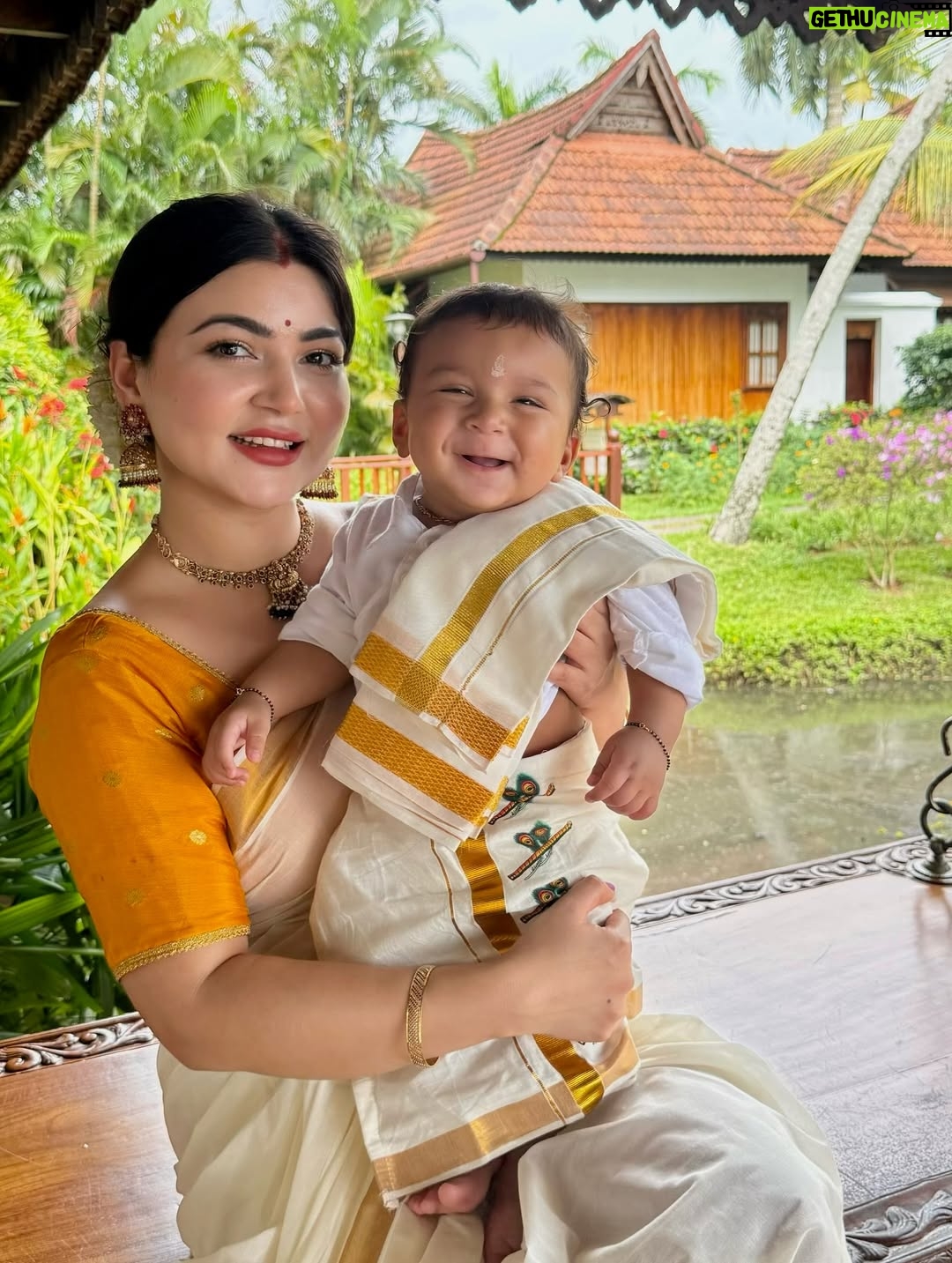 Rose Rawat - 494K Likes - Itna sa tukda chand ka 🧿❤️

Happy 7 months to our bundle of joy🎂