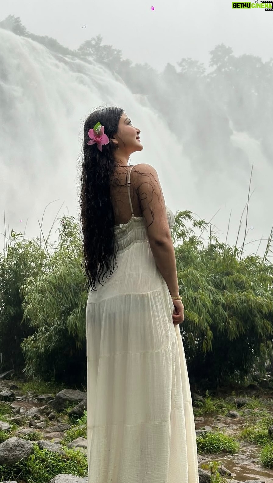 Rose Rawat - 11.3K Likes - When you vibe with monsoon 🌧️