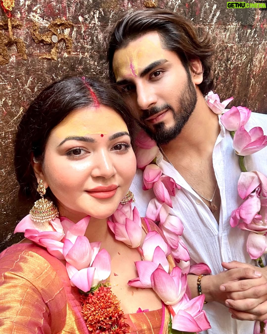 Rose Rawat - 94.2K Likes - Kanha 🪈🦚❤️