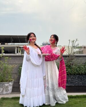 Rose Rawat Instagram - holi 2025 ❤️🎨💦