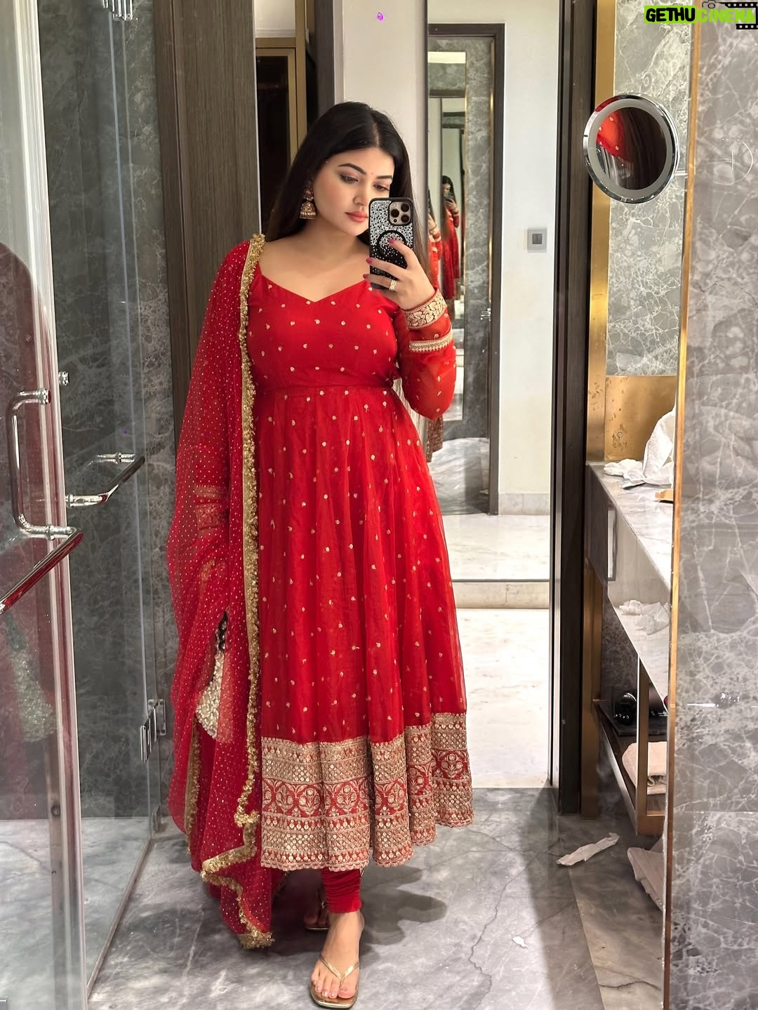 Rose Rawat - 15.9K Likes - 🥀