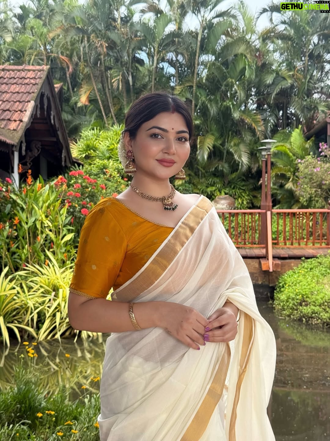 Rose Rawat - 12.1K Likes - Not just a look it’s a whole vibe from the South.🤍

Meenamma vibes 😉