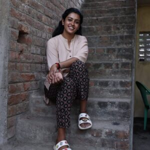 Roshini Haripriyan Instagram - Thank you ♥️
Madras Matinee is now streaming in @primevideoin and @sunnxt and your love has made all the difference.
Thank you for watching, sharing, and most importantly, feeling this film. It’s your messages and support that remind us why we do what we do.
I thank once again @keyanmk @madrasmotionpictures for giving me a chance to portray Deepu 🤍. I also thank the entire crew of madras matinee. Loads of love to you all.
With all our hearts,
Thank you 🙏❤️”
#MadrasMatinee #ThankYou #GratitudePost #BTSMagic