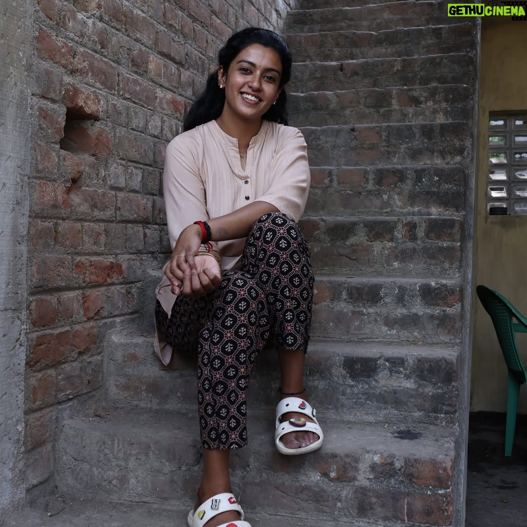 Roshini Haripriyan - 217.7K Likes - Thank you ♥️
Madras Matinee is now streaming in @primevideoin  and @sunnxt and your love has made all the difference.

Thank you for watching, sharing, and most importantly, feeling this film. It’s your messages and support that remind us why we do what we do.

I thank once again @keyanmk @madrasmotionpictures for giving me a chance to portray Deepu 🤍. I also thank the entire crew of madras matinee. Loads of love to you all. 

With all our hearts,
Thank you 🙏❤️”

#MadrasMatinee #ThankYou #GratitudePost #BTSMagic