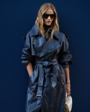 Rosie Huntington-Whiteley Instagram - Wrapped up in timeless Burberry charm last night. Autumn’s here and the trench is still the ultimate icon. 🍂 [#AD]