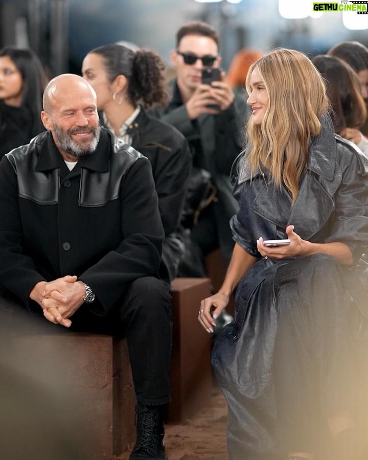 Rosie Huntington-Whiteley - 675.3K Likes - Wrapped up in timeless Burberry charm last night. Autumn’s here and the trench is still the ultimate icon. 🍂 [#AD]