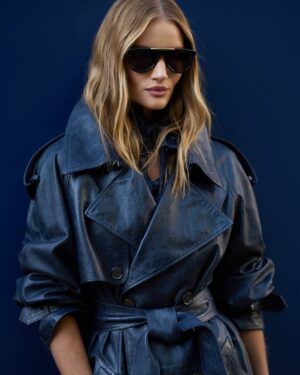 Rosie Huntington-Whiteley Instagram - Wrapped up in timeless Burberry charm last night. Autumn’s here and the trench is still the ultimate icon. 🍂 [#AD]
