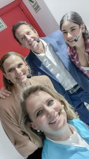 Rossana Fernández-Maldonado Instagram - ✨ Solo nos quedan 6 funciones de Querido Evan Hansen ✨
Una obra hermosa y poderosa, con un mensaje que llega directo al corazón. 💙
No se la pierdan, de verdad vale la pena vivir esta experiencia.
Yo la he pasado increíble y ya siento la nostalgia de tener que despedirme de Heidi Hansen… 🥺
📍 @teatromunicipaldesurco
🎟 Entradas en @teleticket.oficial
#Noestássolo #hoyseráungrandía #soytumadre @preludioac