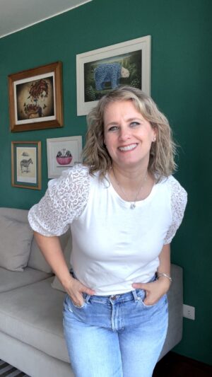 Rossana Fernández-Maldonado Instagram - 🚀 ¡Te tengo una súper noticia!
Si quieres estudiar una carrera tecnológica pero ahorita no puedes pagarla… 💻
ElevaTech es tu oportunidad: estudias ahora, te preparas, consigues trabajo y recién ahí comienzas a pagar .🙌
No dejes pasar esta chance.
Postula ya en 👉 www.elevatech.com.pe/forte
#publicidad
#ElevaTech #OportunidadReal #EstudiaYCrece
