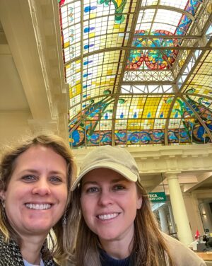 Rossana Fernández-Maldonado Instagram - Paseo familiar en el hermoso centro histórico de #lima .
Turisteando en mi ciudad 🥰

¿Cuándo fue la última vez que fuiste a pasear ( no a trabajar) al centro?

#familia #lima #domingo #santarosa #sanmartindeporresperú