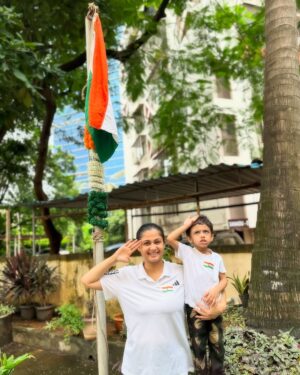 Ruchi Savarn Instagram - भारत माता की जय 
वंदे मातरम् 🇮🇳 🇮🇳 🇮🇳 
हर हर महादेव 

#proudindian #happyindependenceday #india #harharmahadev #family
