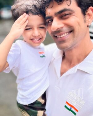 Ruchi Savarn Instagram - भारत माता की जय 
वंदे मातरम् 🇮🇳 🇮🇳 🇮🇳 
हर हर महादेव 

#proudindian #happyindependenceday #india #harharmahadev #family