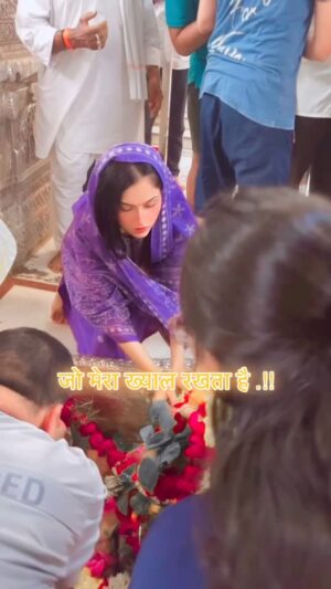 Ruchika Ahuja Instagram - 🥰♥️Mahadev ji 🥰♥️#foru #viralreels #trendingreels #reelkarofeelkaro #reelitfeelit #reels #love #explore #explorepage #waitforend #mahadev #teej #teejspecial #tag ur #love #mahadev #sawan #sawanspecial🍀🌼🌿🌧️ 💞