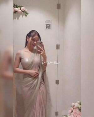 Ruchika Ahuja Instagram - Saree love ❤️ #foru #explore #toppost #viralpost #saree #sarees #indianbeauty #faishon #faishoninspiration #outfitinspiration #girlsposes #instagram #posesforpictures #mirrorselfies #selflove ♥️