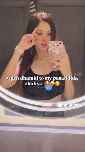 Ruchika Ahuja Instagram - 👀🔪😜🤭#foru #viralreels #trendingreels #reelkarofeelkaro #reelitfeelit #reels #waitforend #love #explore #explorepage #tag ur #love #pasandida shaks 😍🥰