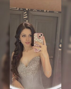 Ruchika Ahuja Instagram - 😍💞✨#foru #explorepage✨ #toppost #viralpost #dresss #ballgown #instagram #trendingsong❤️ #viralpost❤️ #instagram #faishon #instapic #instagrampost #cutegirls #beautifulgirl #outfits #outfitinspiration 🥰💞