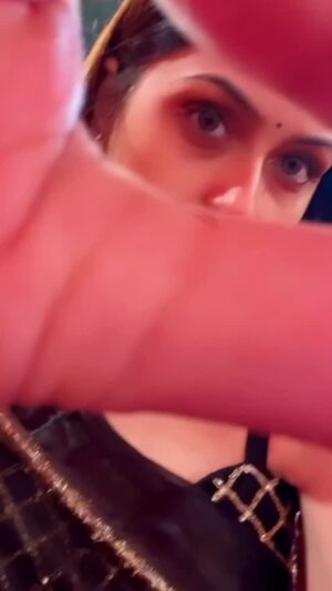 Ruchika Ahuja Instagram - Trend 😍#foru #viralreels #trendingreels #reelkarofeelkaro #reelitfeelit #reels #explore #explorepage #love #eyes 😍👁️👁️👀