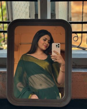 Ruchira Jadhav Instagram - राधा 🌻

लागिर प्रेमाचं ❤️
World Television Premiere only on Zee Talkies🎬
२३ मार्च दुपारी १२ वाजता आणि संध्याकाळी ६ वाजता…

@zeetalkies #MarathiMovie