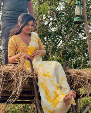 Ruchira Jadhav Instagram - राधा 🌻

लागिर प्रेमाचं ❤️
World Television Premiere only on Zee Talkies🎬
२३ मार्च दुपारी १२ वाजता आणि संध्याकाळी ६ वाजता…

@zeetalkies #MarathiMovie