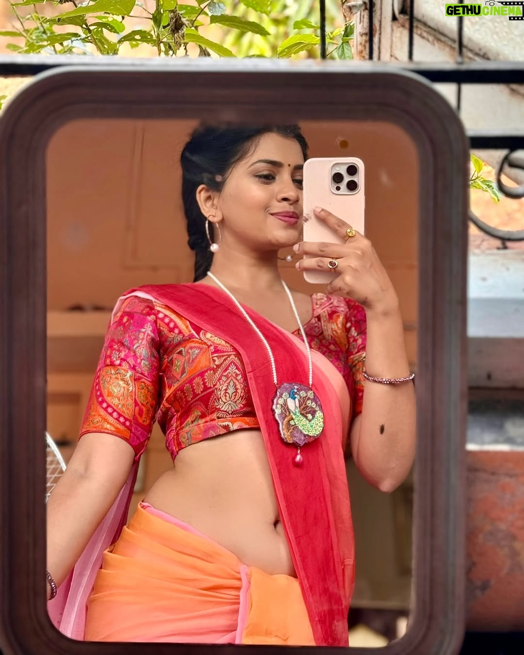 Ruchira Jadhav - 63K Likes - राधा 🌻

लागिर प्रेमाचं ❤️
World Television Premiere only on Zee Talkies🎬
२३ मार्च दुपारी १२ वाजता आणि संध्याकाळी ६ वाजता…

@zeetalkies #MarathiMovie