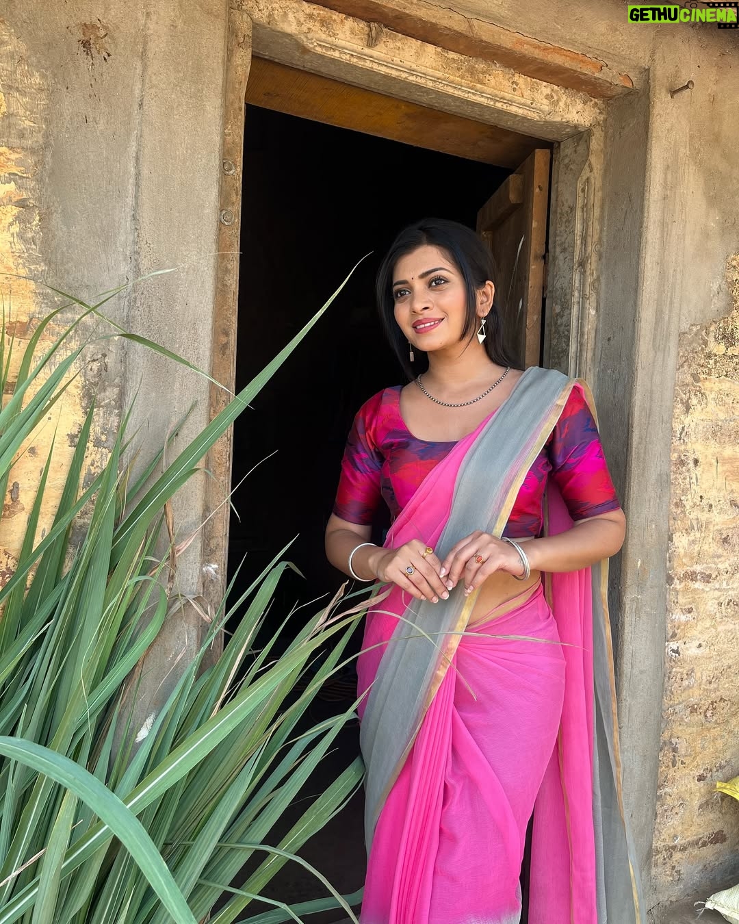 Ruchira Jadhav - 63K Likes - राधा 🌻

लागिर प्रेमाचं ❤️
World Television Premiere only on Zee Talkies🎬
२३ मार्च दुपारी १२ वाजता आणि संध्याकाळी ६ वाजता…

@zeetalkies #MarathiMovie
